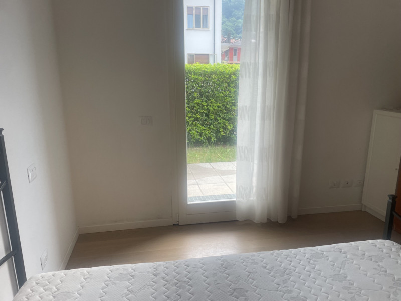 Zona Borne, proponiamo appartamento al piano terra con terrazzo e giardino di proprietà in palazz...