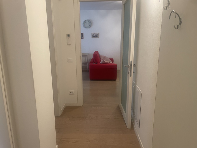 Zona Borne, proponiamo appartamento al piano terra con terrazzo e giardino di proprietà in palazz...