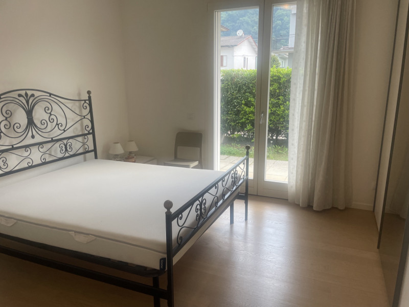 Zona Borne, proponiamo appartamento al piano terra con terrazzo e giardino di proprietà in palazz...