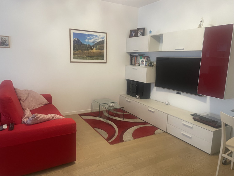 Zona Borne, proponiamo appartamento al piano terra con terrazzo e giardino di proprietà in palazz...