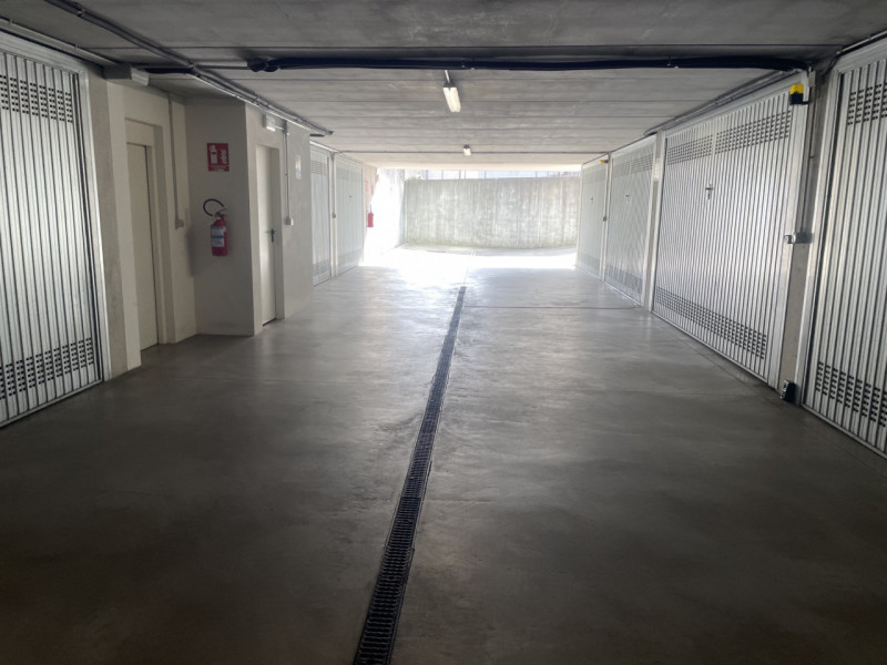 Zona Borne, proponiamo appartamento al piano terra con terrazzo e giardino di proprietà in palazz...