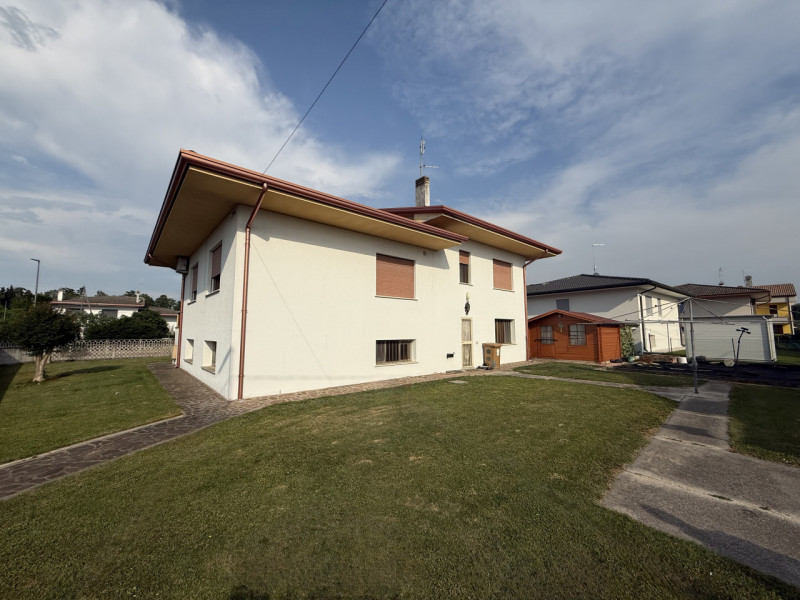 (Per INFO Fabrizio 333 7743912) Proponiamo in vendita una splendida casa singola terratetto di ci...