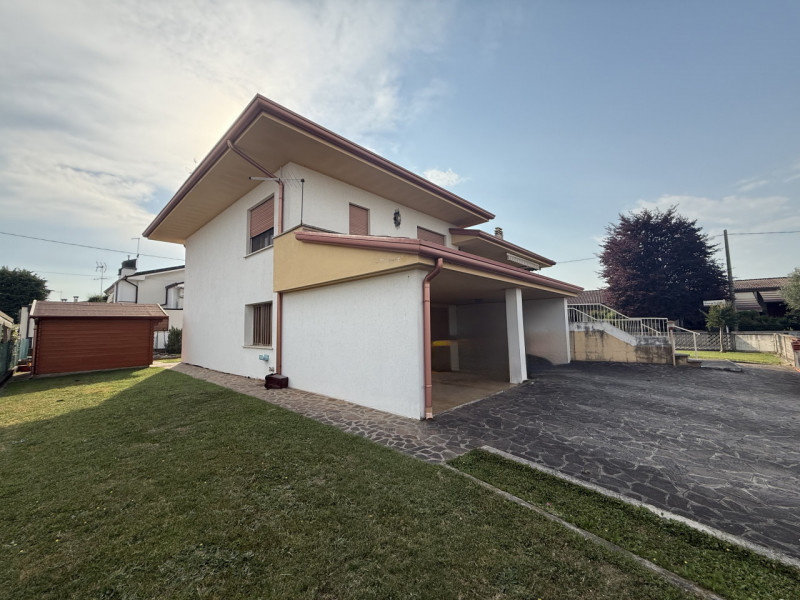 (Per INFO Fabrizio 333 7743912) Proponiamo in vendita una splendida casa singola terratetto di ci...