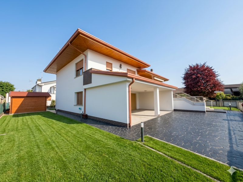 (Per INFO Fabrizio 333 7743912) Proponiamo in vendita una splendida casa singola terratetto di ci...
