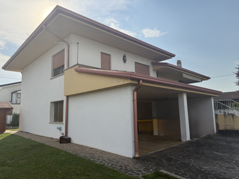 (Per INFO Fabrizio 333 7743912) Proponiamo in vendita una splendida casa singola terratetto di ci...