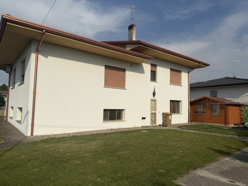 (Per INFO Fabrizio 333 7743912) Proponiamo in vendita una splendida casa singola terratetto di ci...