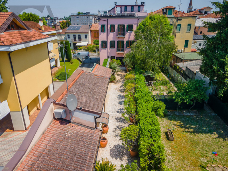 PONTE DI BRENTA – ESCLUSIVO COMPLESSO RESIDENZIALE
Nel cuore di Ponte di Brenta, una delle zone r...