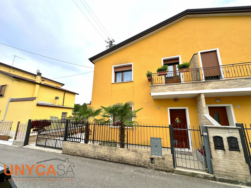 A Sarmeola, in tranquillo contesto residenziale comodo a tutti i principali servizi e in prossimi...