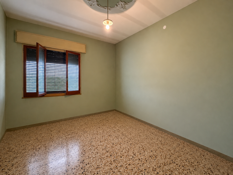 Proponiamo in vendita un'interessante soluzione semindipendente, situata nella zona centrale di P...