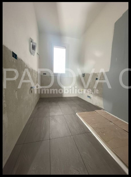 Bosco nuova porzione su due livelli con giardino

Nel cuore del tranquillo quartiere residenziale...