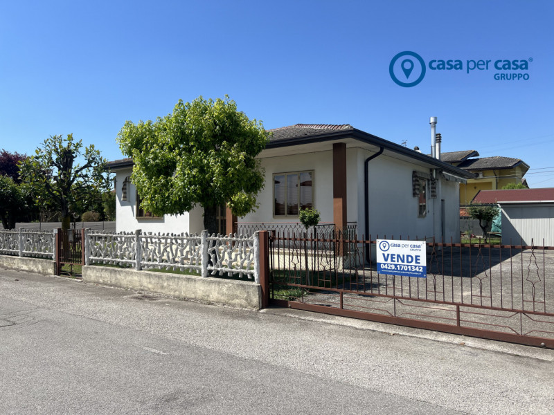 APPROVATO GRUPPO CASA PER CASA: VALUTATO, CONTROLLATO, GESTITO IN ESCLUSIVA!

ZONA:
L'immobile si...