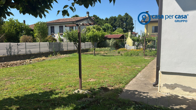 APPROVATO GRUPPO CASA PER CASA: VALUTATO, CONTROLLATO, GESTITO IN ESCLUSIVA!

ZONA:
L'immobile si...
