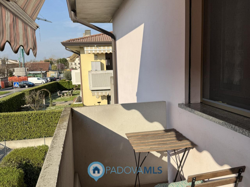 Immobile in esclusiva al Gruppo Padova MLS
Luminoso appartamento ultimo piano in piccola palazzin...
