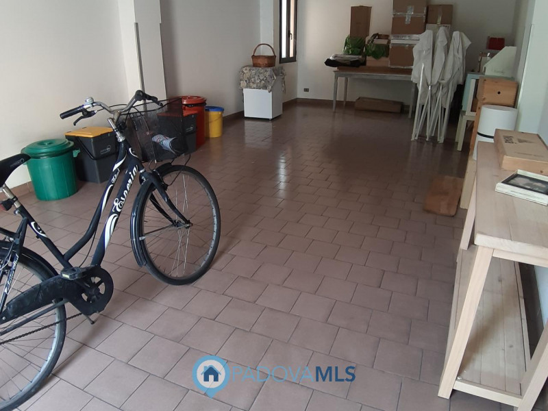 Immobile in esclusiva al Gruppo Padova MLS
Nel cuore del centro di Monselice, proponiamo in vendi...