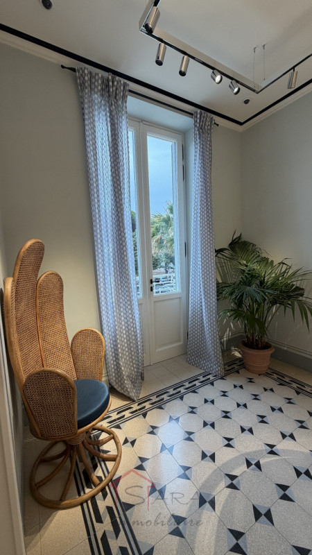 Scopri questa straordinaria casa singola terratetto in vendita, situata nel prestigioso centro di...