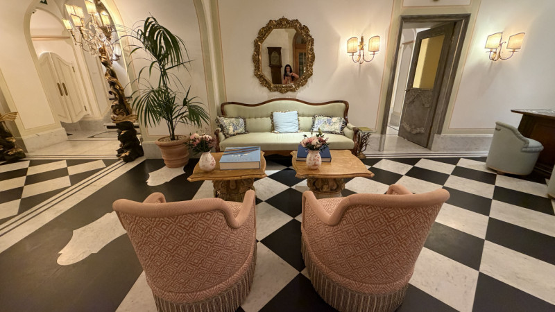 Scopri questa straordinaria casa singola terratetto in vendita, situata nel prestigioso centro di...
