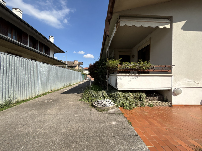 Nel cuore pulsante di Caldogno, in una tranquilla via chiusa riservata esclusivamente ai resident...
