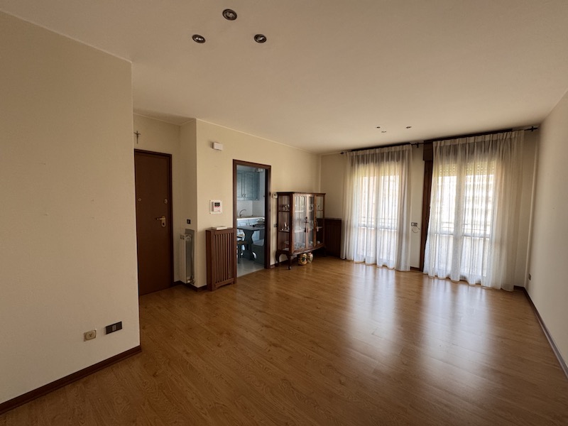 VIGONZA – frazione BUSA - Classe energetica “E” Ep,glnren 159,10 Kwh/annomq.. Introvabile apparta...