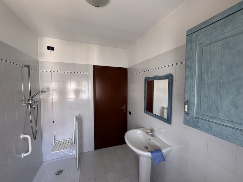 VIGONZA – frazione BUSA - Classe energetica “E” Ep,glnren 159,10 Kwh/annomq.. Introvabile apparta...