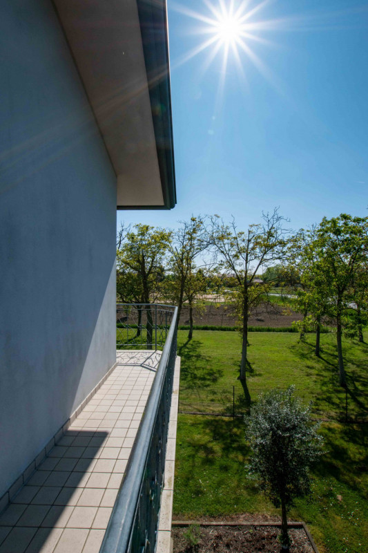 In posizione tranquilla e immersa nel verde, tra Mussetta e Noventa di Piave, proponiamo in NOSTR...