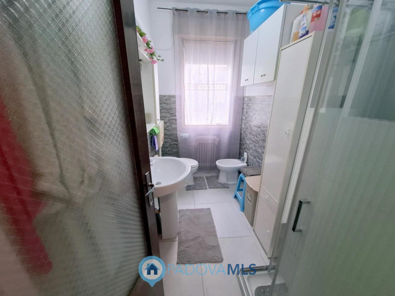 Immobile in esclusiva al Gruppo Padova MLS
PORZIONE DI BIFAMILIARE CON GIARDINO – ARCELLA/S.BELLI...
