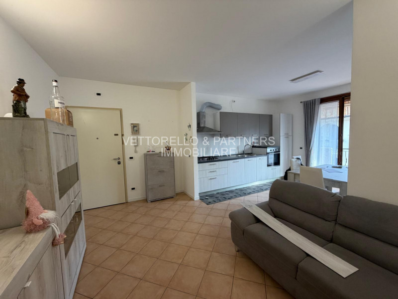 Proponiamo in vendita in contesto residenziale tranquillo e moderno di sole 8 unità a Casale sul ...