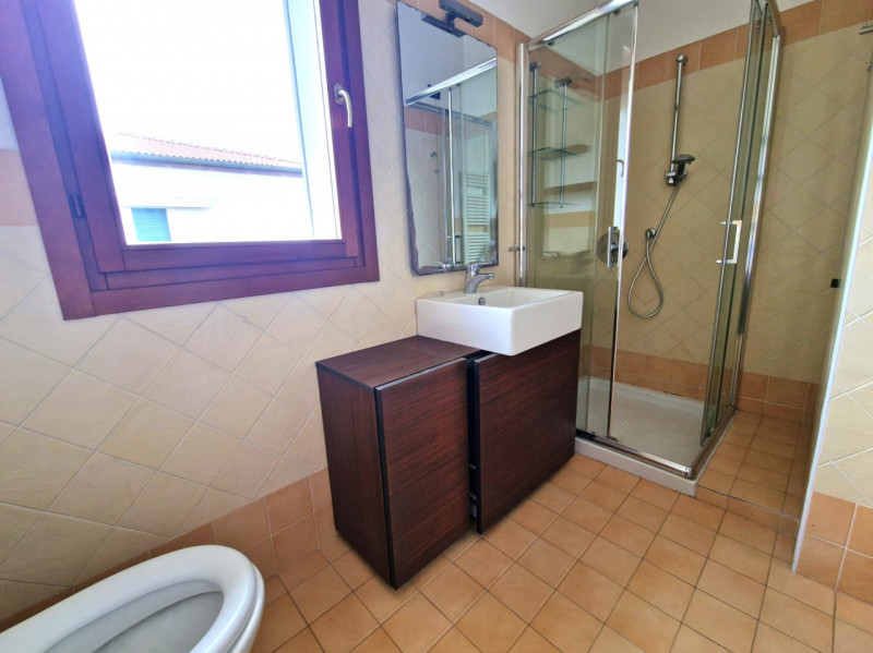 UBICAZIONE E CONTESTO

Nel comune di Grumolo delle Abbadesse, nella frazione di Sarmego, proponia...