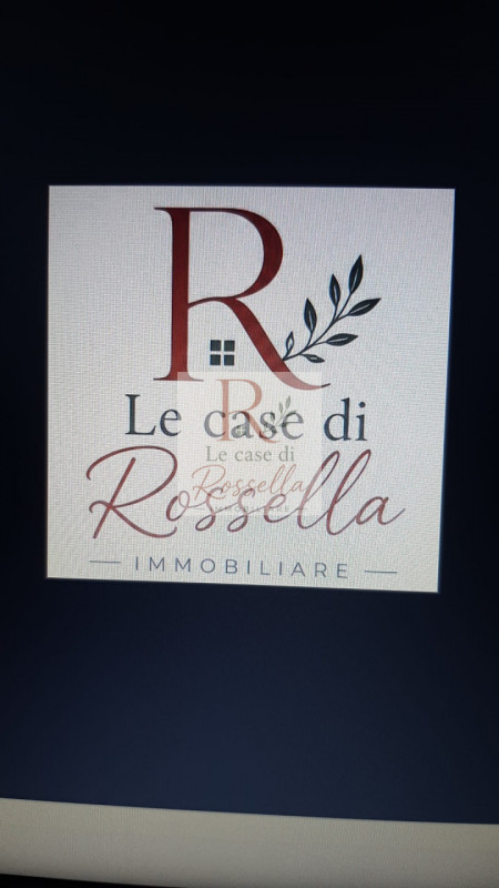 Nel verdeggiante frazione di Bronzola,proponiamo una interessante soluzione abitativa di nuova ge...