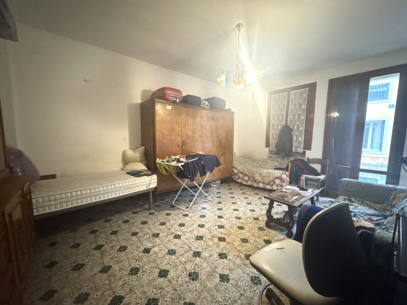 BICAMERE AL PRIMO PIANO CON GARAGE 

Trattative riservate presso Sogno immobiliare via Marconi, 2...