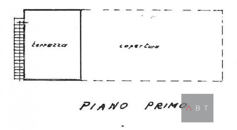 Porzione di bifamiliare da ristrutturare, disposta al piano terra e composta di: ingresso, cucina...