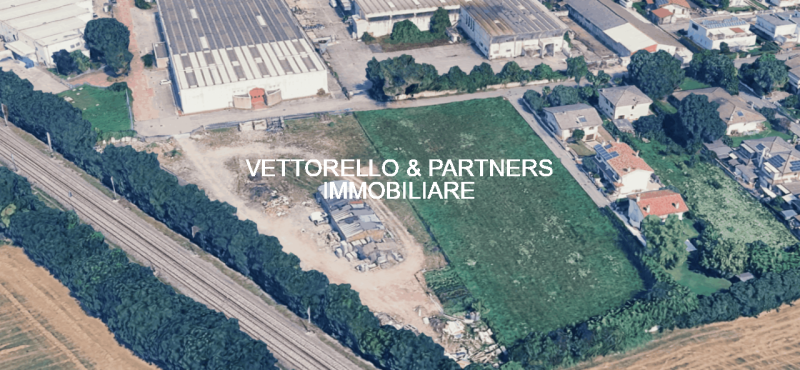 Proponiamo in vendita un terreno edificabile di circa 7.000 mq, con la possibilità di realizzare ...
