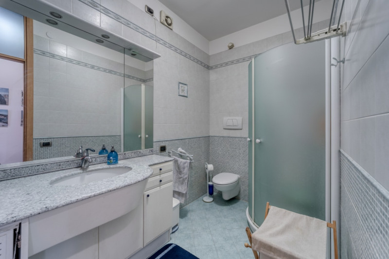 Riferimento per l'Agenzia VR1020 PADOVA Zona Ponte di Brenta. Proponiamo in vendita un elegante e...