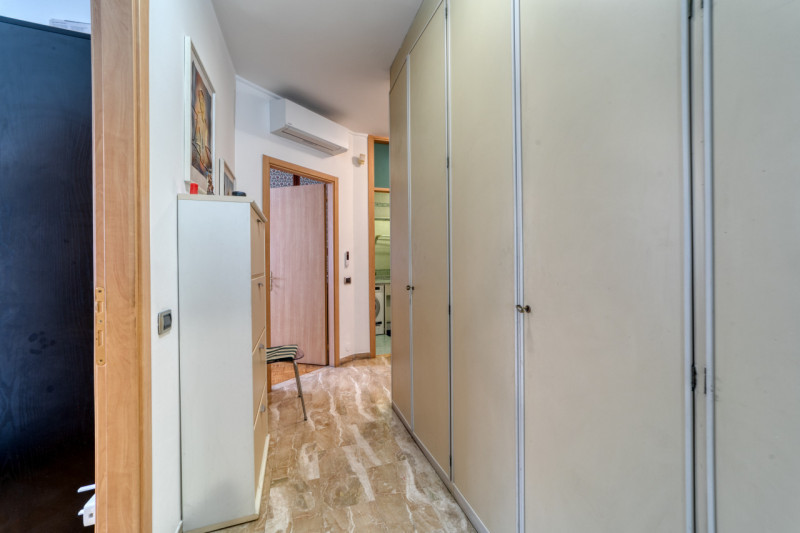 Riferimento per l'Agenzia VR1020 PADOVA Zona Ponte di Brenta. Proponiamo in vendita un elegante e...