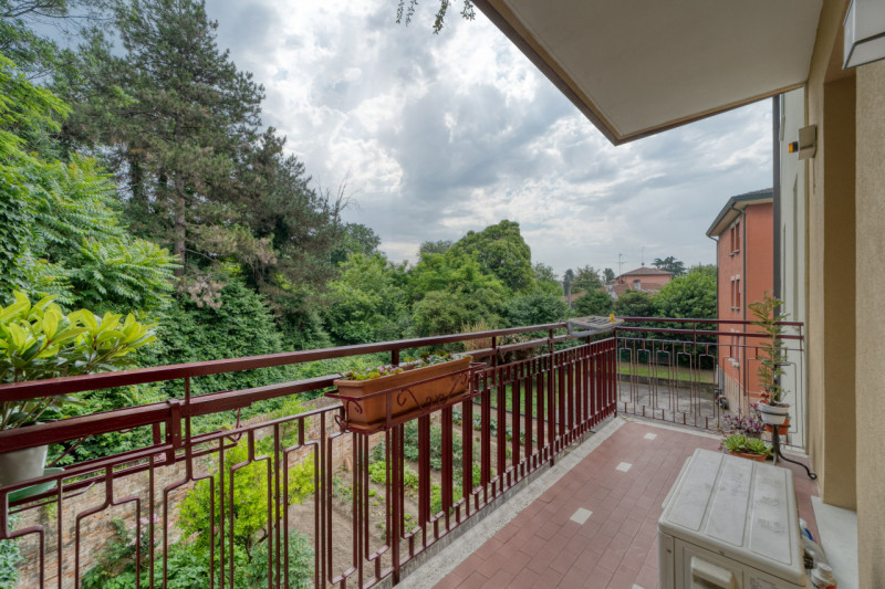 Riferimento per l'Agenzia VR1020 PADOVA Zona Ponte di Brenta. Proponiamo in vendita un elegante e...