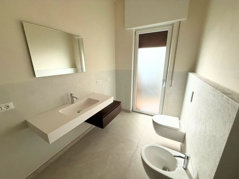 SPACIOUS, FULLY REMODELED APARTMENT FURNISHED WITH A BRAND-NEW KITCHEN JUST OUTSIDE VICENZA’S HIS...