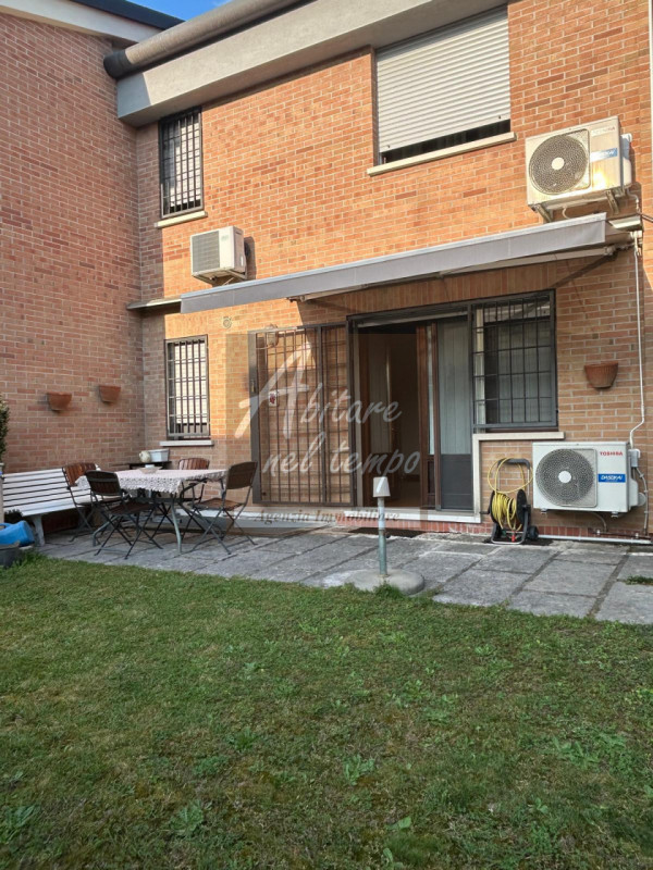 CITTADELLA (PD)

Proponiamo in esclusiva una splendida bifamiliare ideale per la famiglia, dispos...