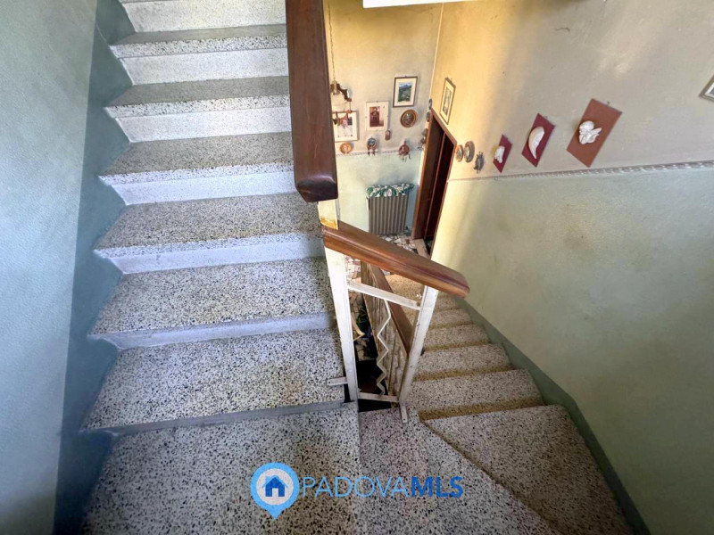 Immobile in esclusiva al Gruppo Padova MLS

Interessante casa accostata con tre lati libera dispo...