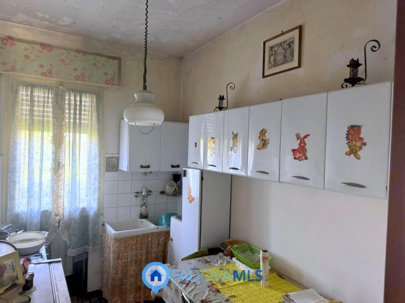 Immobile in esclusiva al Gruppo Padova MLS

Interessante casa accostata con tre lati libera dispo...