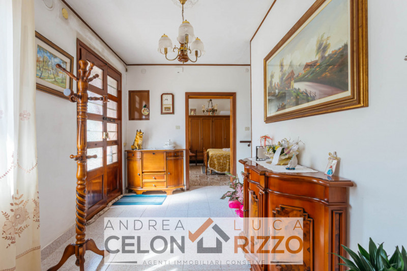 Situata nella pittoresca zona Cà Matte di Anguillara Veneta, proponiamo in vendita una splendida ...