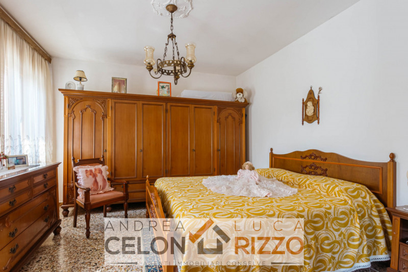 Situata nella pittoresca zona Cà Matte di Anguillara Veneta, proponiamo in vendita una splendida ...