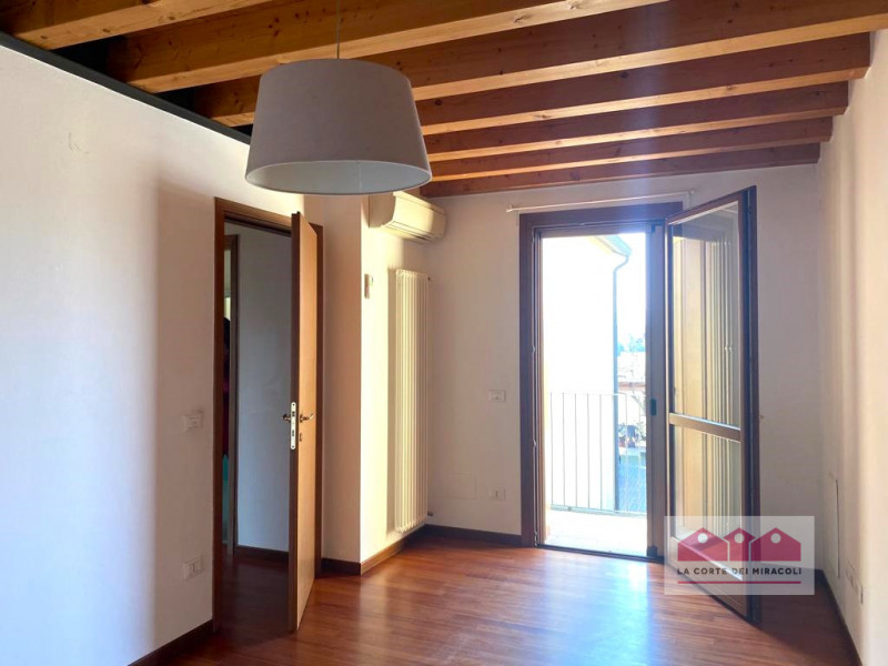 COSTABISSARA-FORNACI: VICINISSIMA AL CENTRO DI VICENZA, PROPONIAMO, ALL'INTERNO DI UN BEL CONTEST...