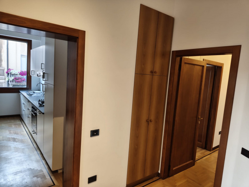 Padova, zona Santo: in locazione si propone appartamento su palazzina signorile di sole tre unità...