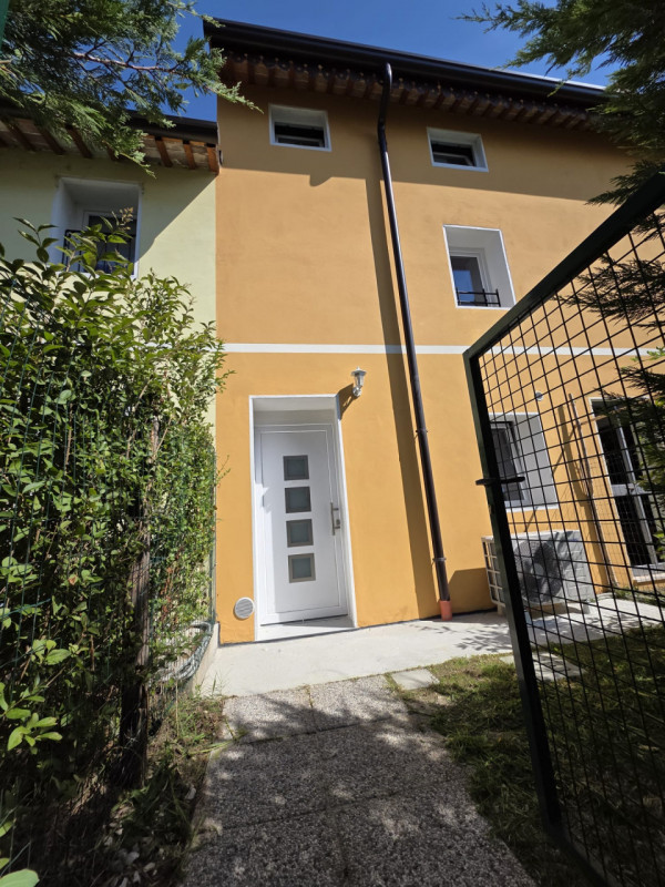 Longare (VI) - C.E.D – SI VALUTA ANCHE AFFITTO CON RISCATTO. Si propone graziosa casetta a schier...