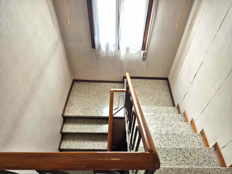 A San Martino di Lupari, in via Venezia 29, in posizione centrale e comoda a tutti i servizi, pro...