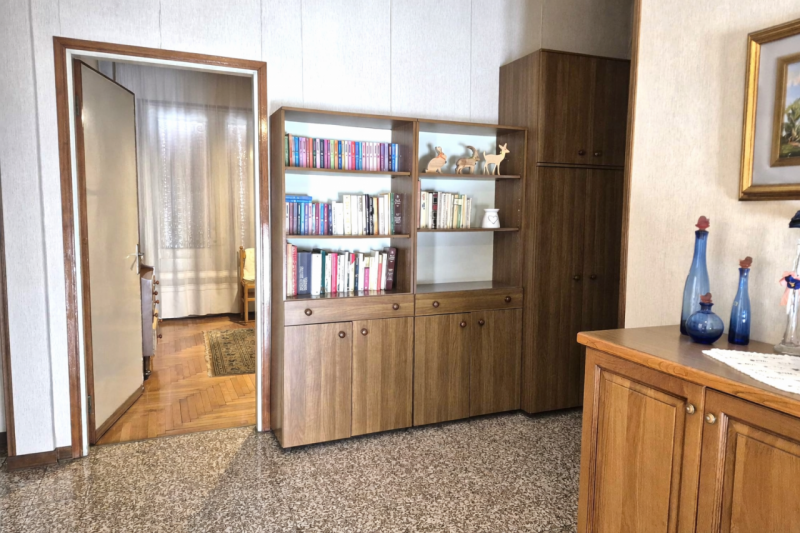 A San Martino di Lupari, in via Venezia 29, in posizione centrale e comoda a tutti i servizi, pro...