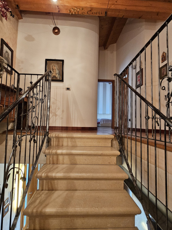 SOSSANO – Prestigiosa Villa con Piscina e Parco Privato di oltre 11.000 mq

Immersa nella quiete ...