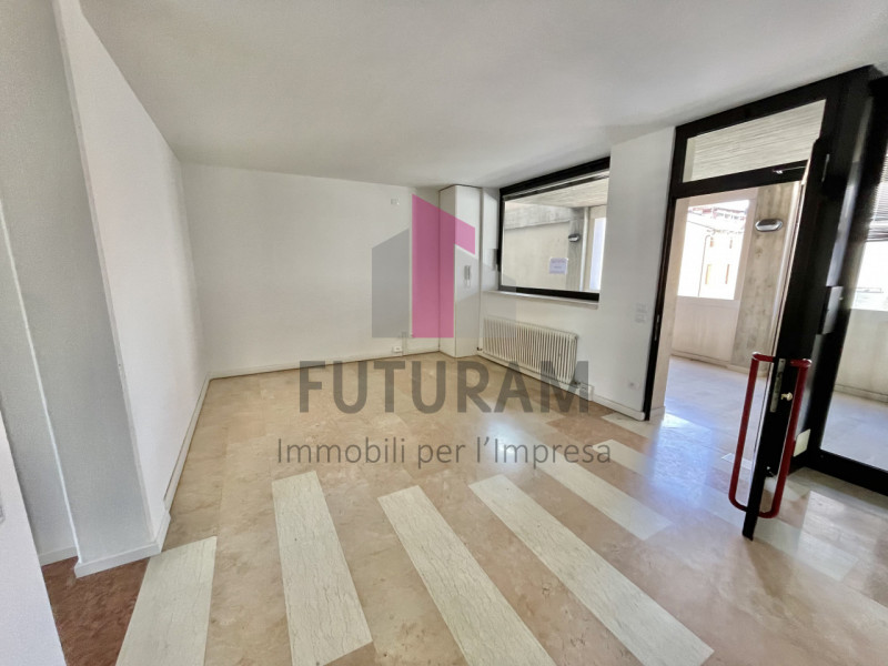 ARZIGNANO- 59FIL -PER INFO 0444/310220

Proponiamo in affitto un'ufficio in uno stabile direziona...