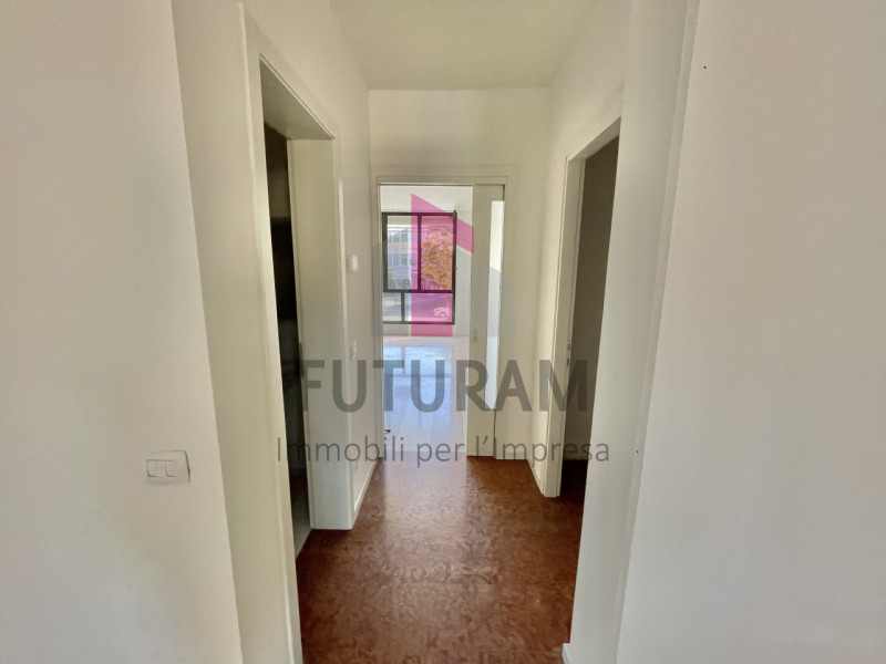 ARZIGNANO- 59FIL -PER INFO 0444/310220

Proponiamo in affitto un'ufficio in uno stabile direziona...