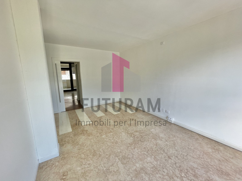 ARZIGNANO- 59FIL -PER INFO 0444/310220

Proponiamo in affitto un'ufficio in uno stabile direziona...