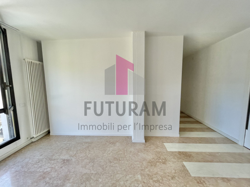 ARZIGNANO- 59FIL -PER INFO 0444/310220

Proponiamo in affitto un'ufficio in uno stabile direziona...